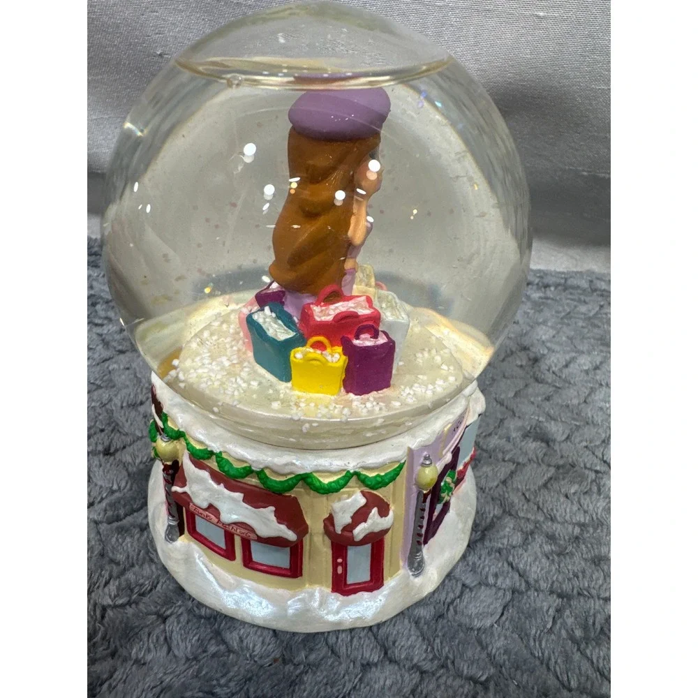 Bratz Enesco Musical Snow‎ Globe Deck the Halls Shopping Theme Y2K Collectible